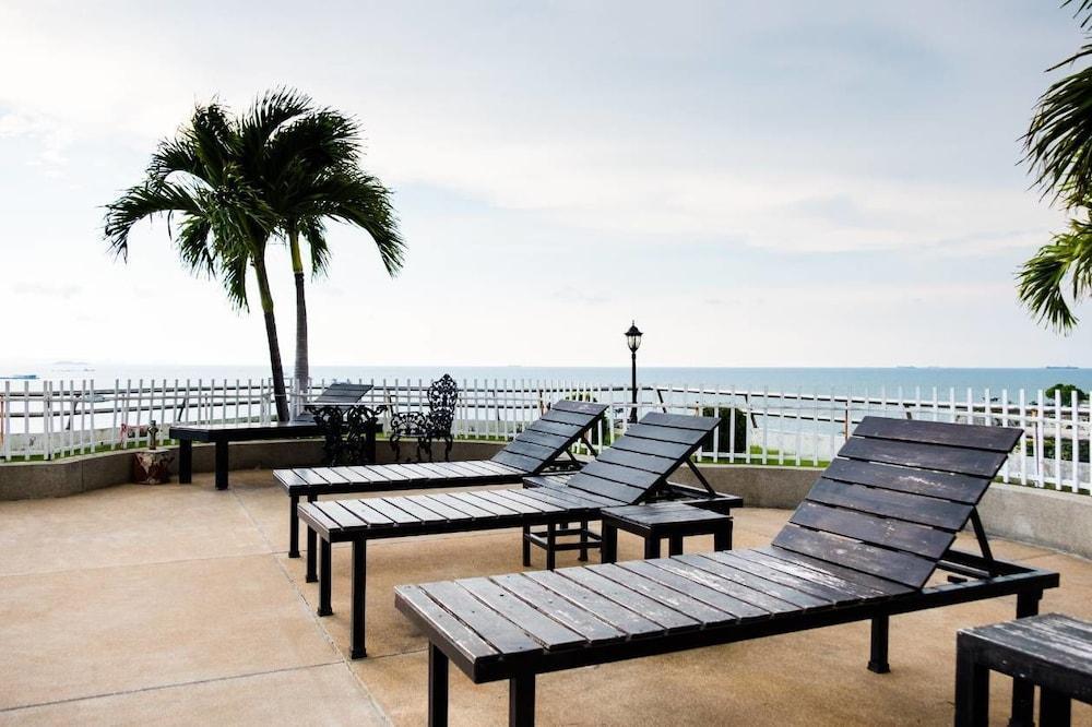 Markland Beach View Pattaya Esterno foto