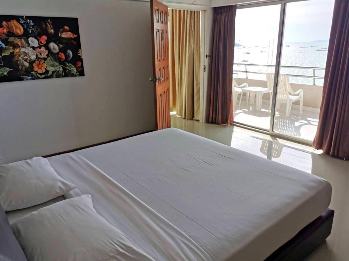 Markland Beach View Pattaya Esterno foto