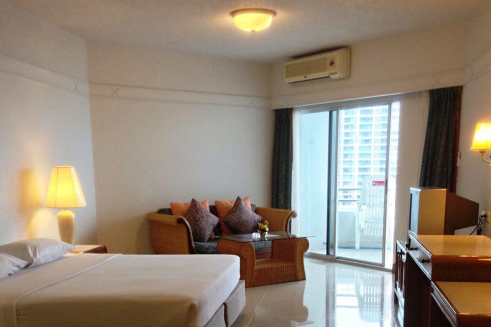 Markland Beach View Pattaya Esterno foto