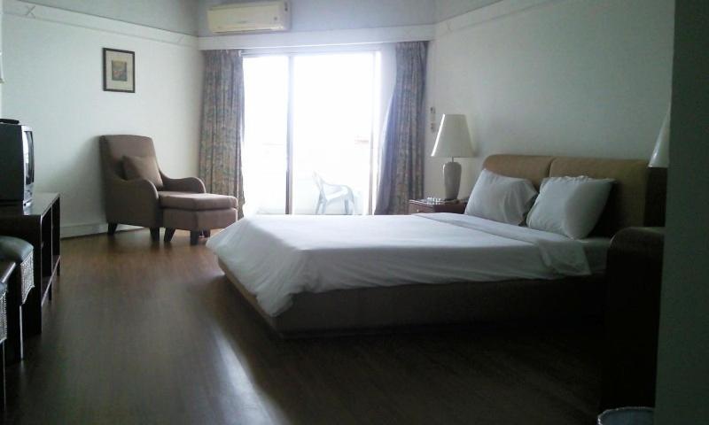 Markland Beach View Pattaya Esterno foto