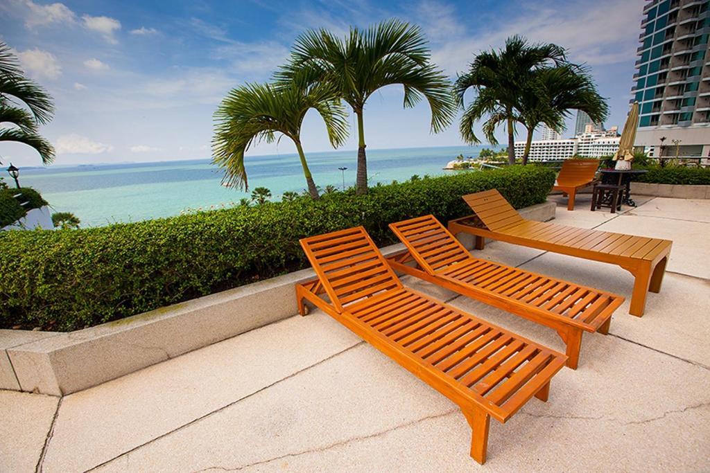 Markland Beach View Pattaya Esterno foto